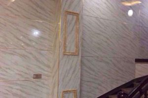 Vách tường đá sang trọng với nẹp trang chí chỉ T, chỉ U, góc V